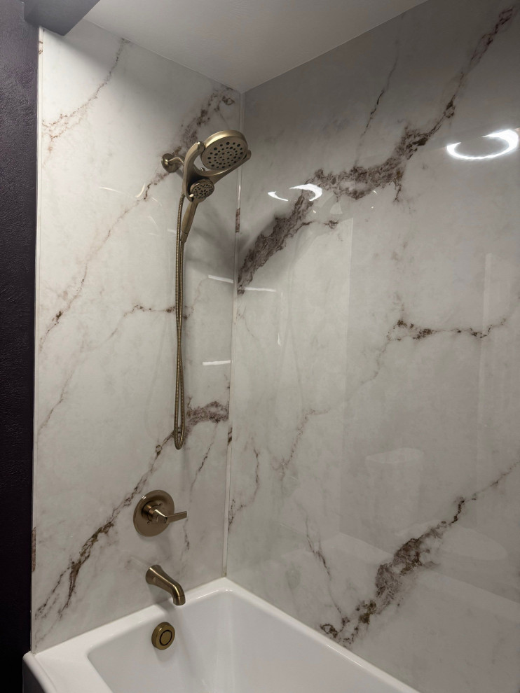 A Moody, Low-Maintenance Bathroom