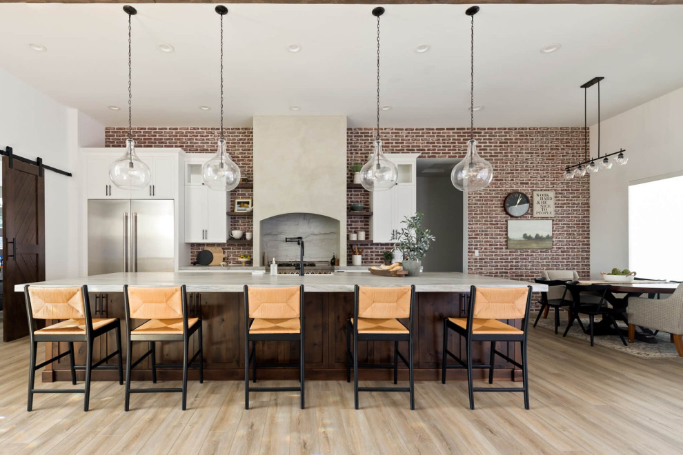 Mountain style kitchen photo in Las Vegas