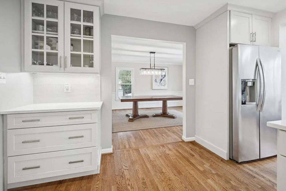 Transitional kitchen photo in DC Metro