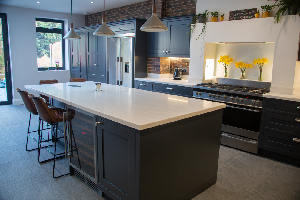Navy Blue Modern Kitchen - Moderne - Cuisine - Essex - par Anderson ...