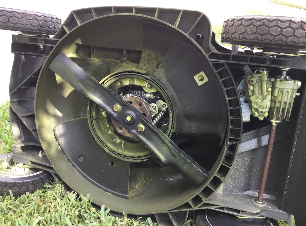 Honda lawn discount mower leaving strips