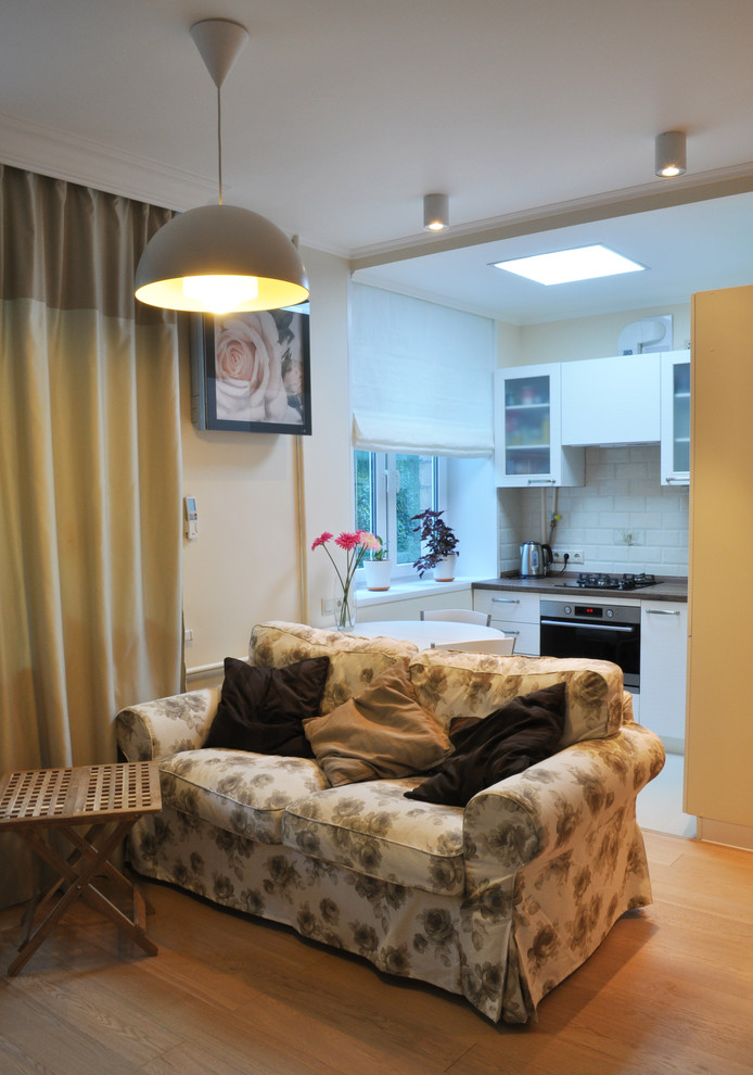 м. Молодежная