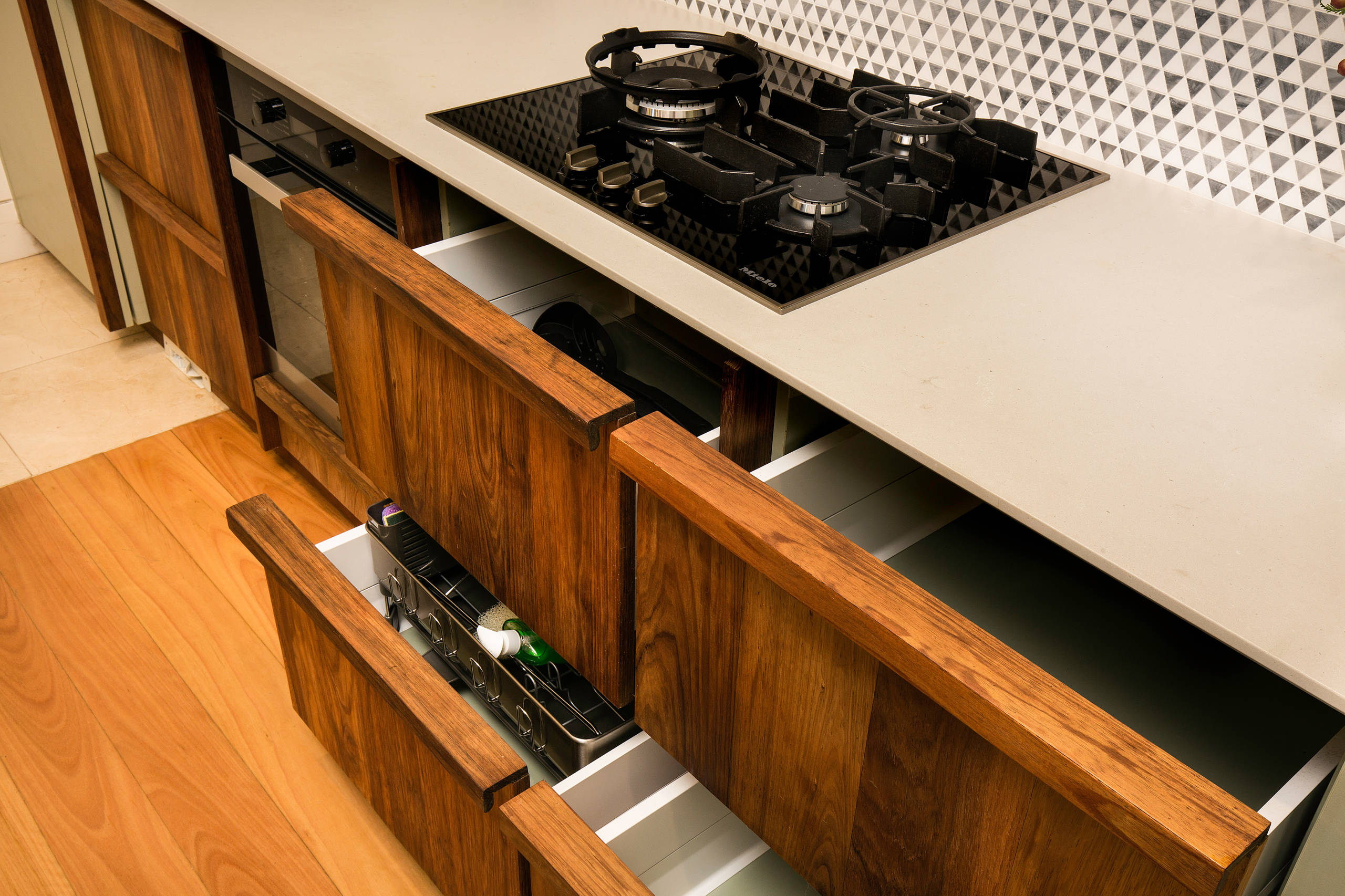 MOSMAN TIMBER KITCHEN ( TASMARIA BLACKWOOD)