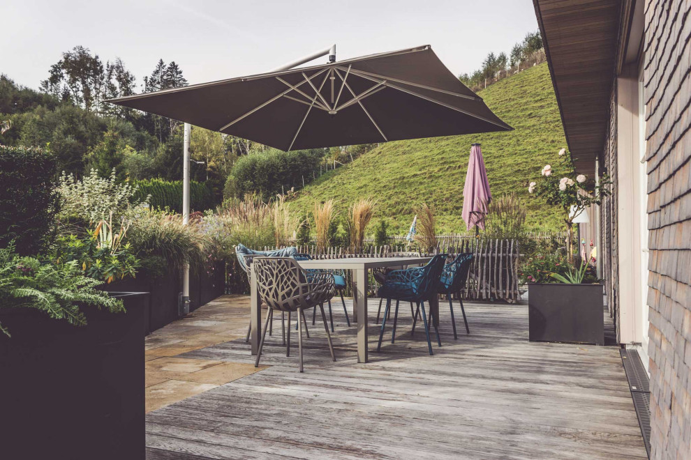 Kleine Klassische Terrasse in der 1. Etage in Sonstige