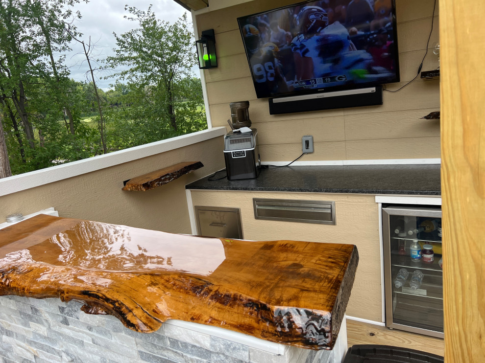 Strobe Island Outdoor Deck with Bar and Kitchen