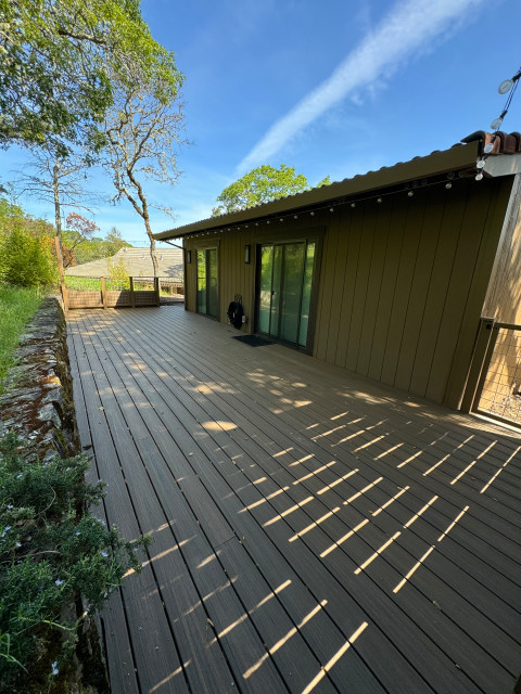 Oakmount Decking contemporary-traedaeck