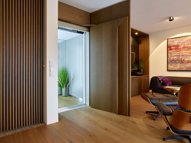 Man's Cave mit Aufzug - Traumhafte Moderne Villa in M&uuml;nchen contemporain-salon