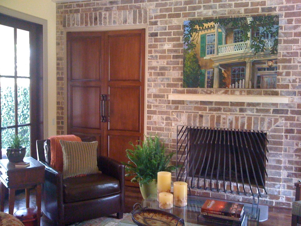 Design ideas for a traditional living room in Austin.