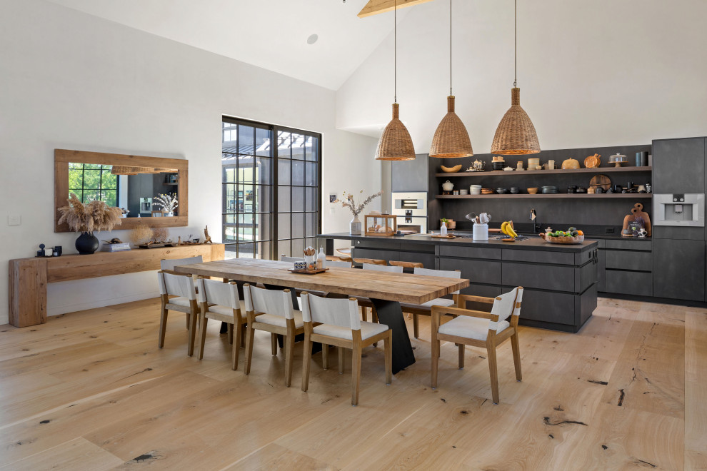 Kitchen - rustic kitchen idea in New York