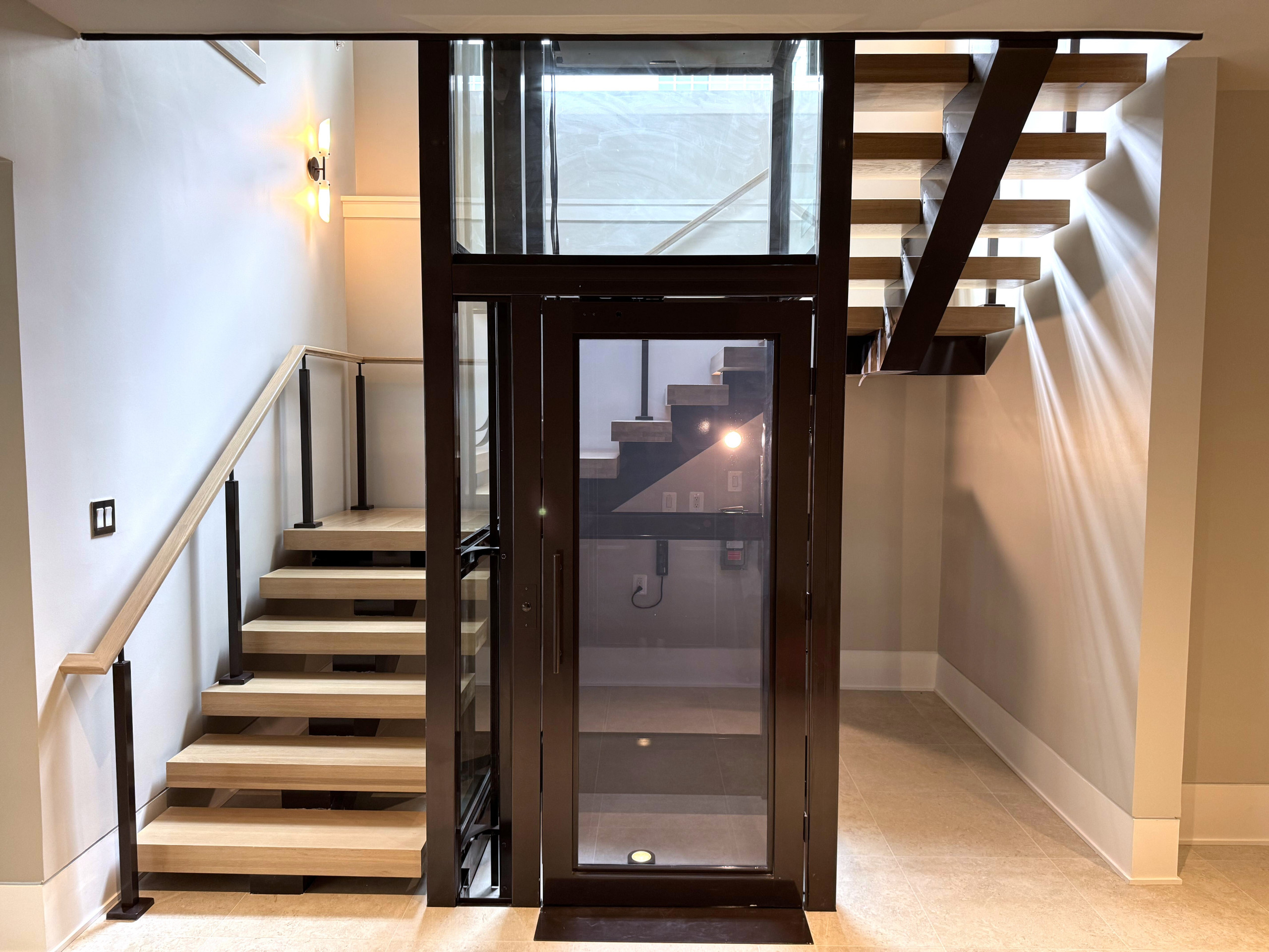 136_Modern Mono-Beam Encircling Glass Elevator, Bethesda, MD 20814
