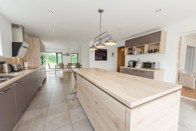 Timber 2 tone modern-kitchen