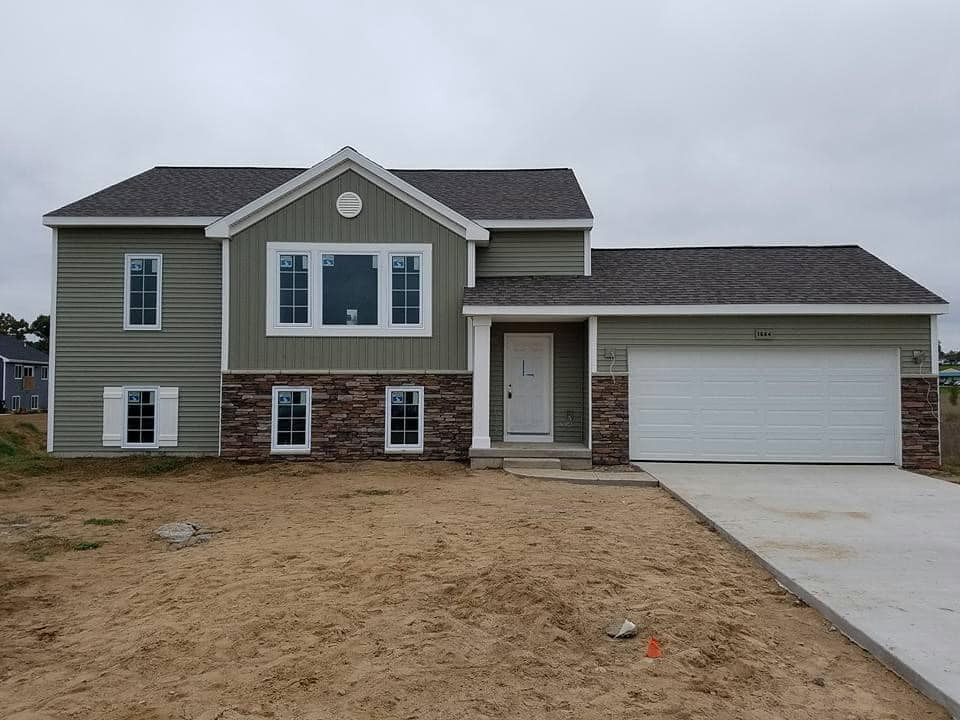 New Vinyl Siding For A Modern Custom Home