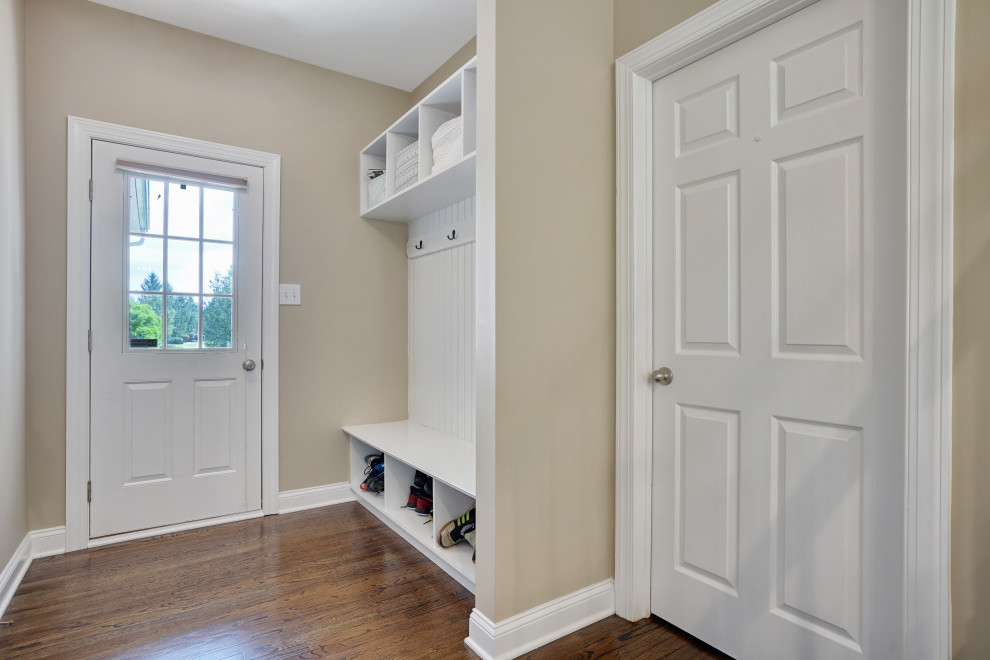Home design - transitional home design idea