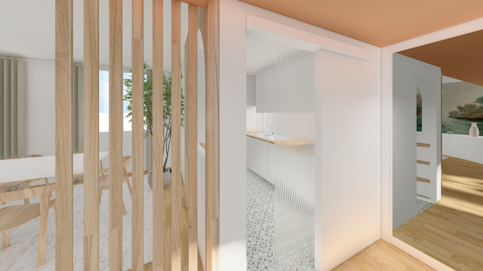 Kleiner Moderner Eingang mit Korridor, weißer Wandfarbe, hellem Holzboden, Schiebetür und Tapetenwänden in Paris