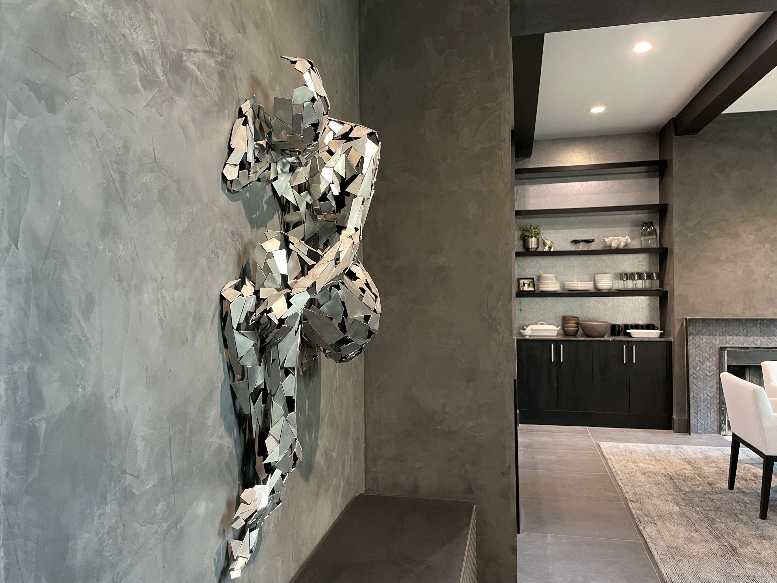 Example of a minimalist hallway design in Austin