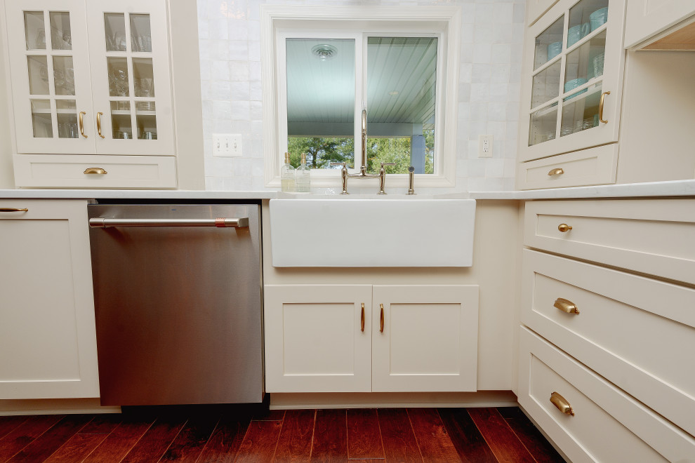 Transitional kitchen photo in Baltimore
