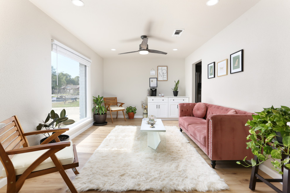 Kleines, Repräsentatives, Abgetrenntes Eklektisches Wohnzimmer mit grauer Wandfarbe, Vinylboden und beigem Boden in Sonstige