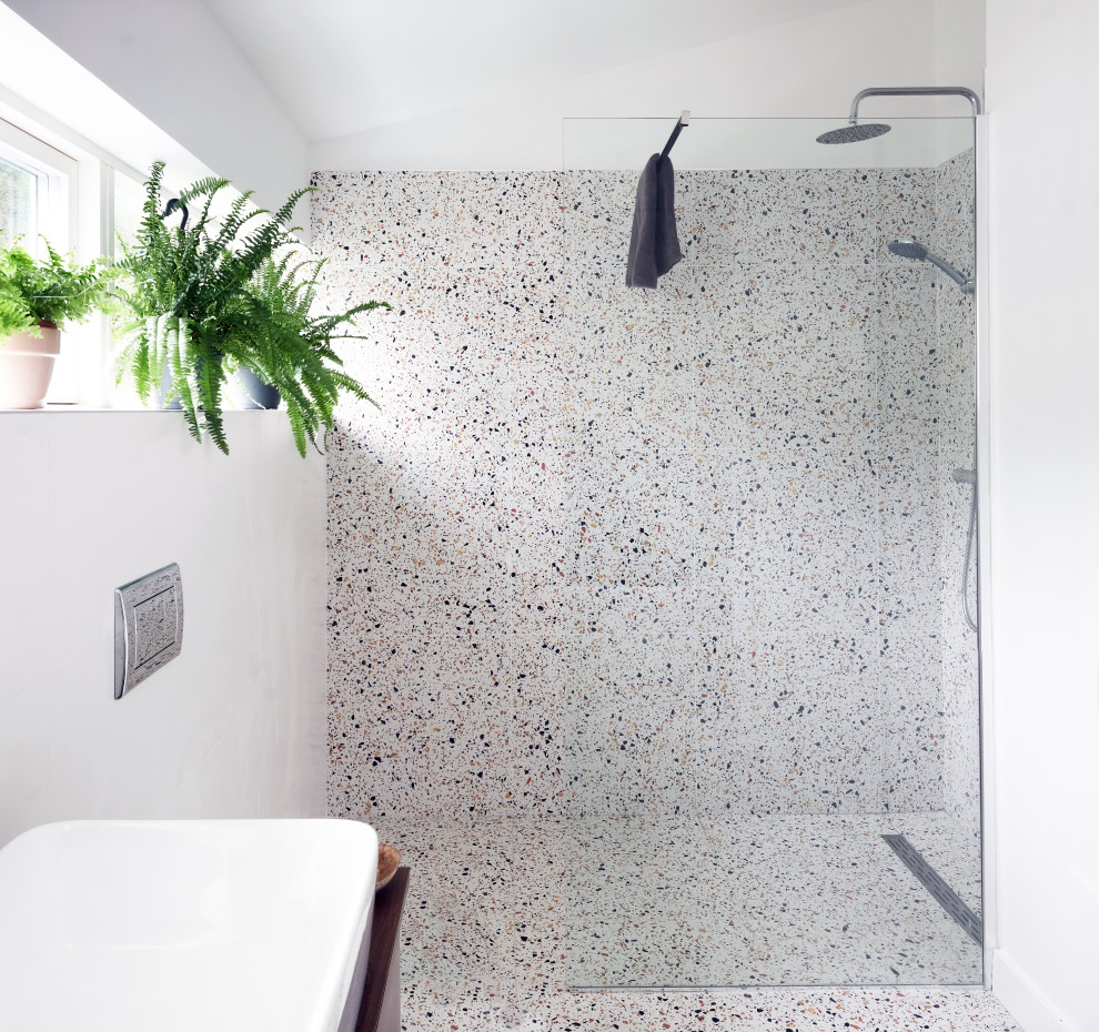 ダブリンにあるコンテンポラリースタイルのおしゃれな浴室の写真
