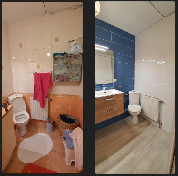 Design ideas for a beach style 3/4 bathroom in Montpellier with medium wood cabinets, a one-piece toilet, blue tile, ceramic tile, blue walls, bamboo floors, a wall-mount sink, beige floor, white benchtops, a double vanity and a floating vanity.