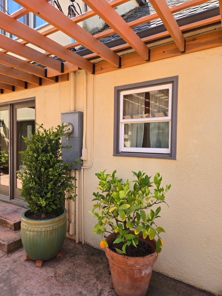 Downtown Dining Pergola