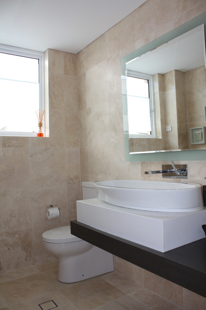 This is an example of a contemporary bathroom in Sydney.