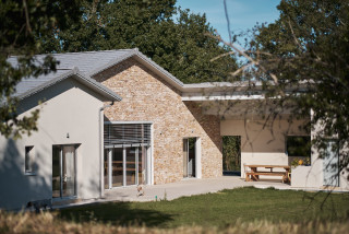 おしゃれな瓦屋根の家の画像 75選 - 2026 年 9月 | Houzz (ハウズ)