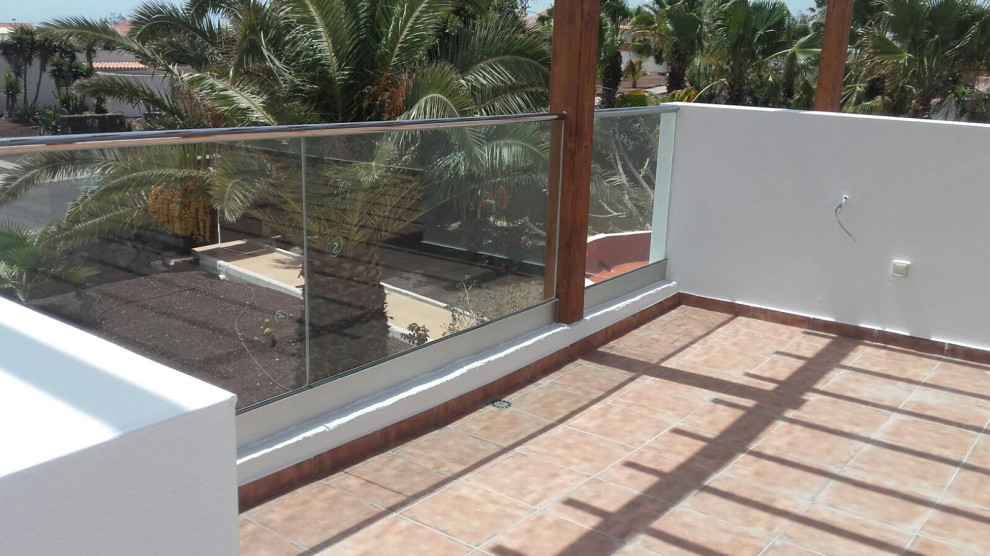 Photo of a contemporary deck in Other.
