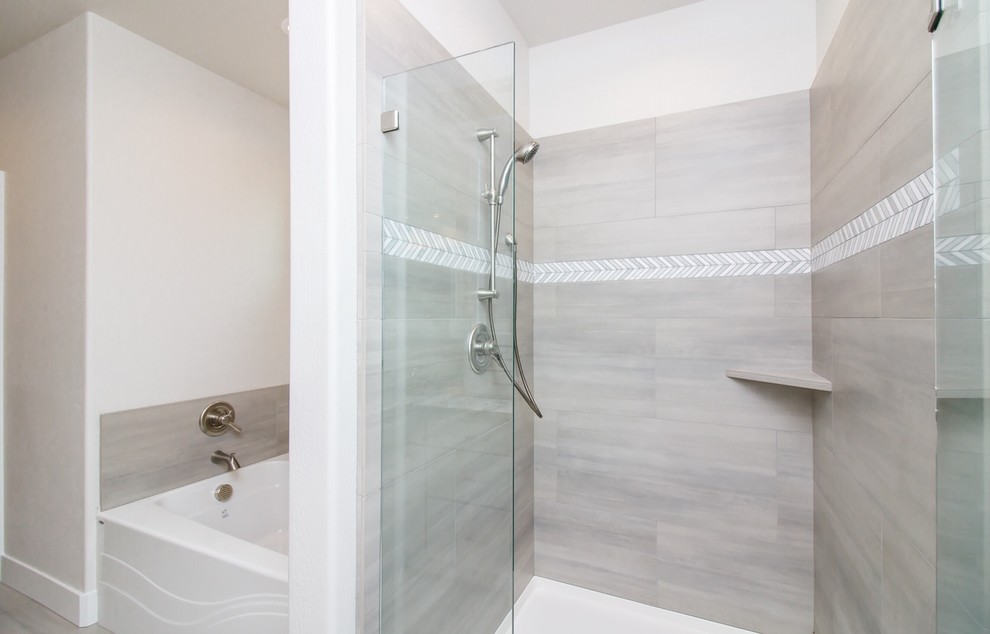 Bathroom - transitional bathroom idea