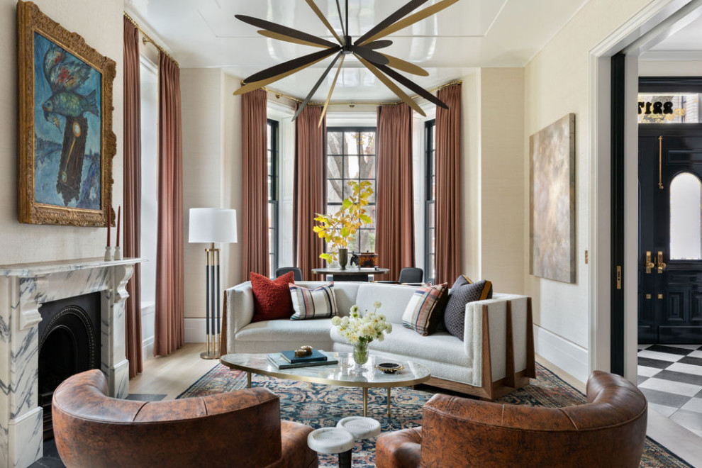 Burling - Example of a transitional living room design in Chicago