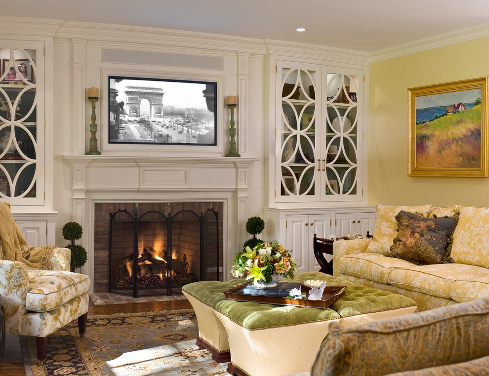 Inspiration for a traditional formal enclosed living room in New York with a standard fireplace.