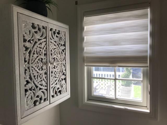 Alustra Vignette Modern Roman Shade