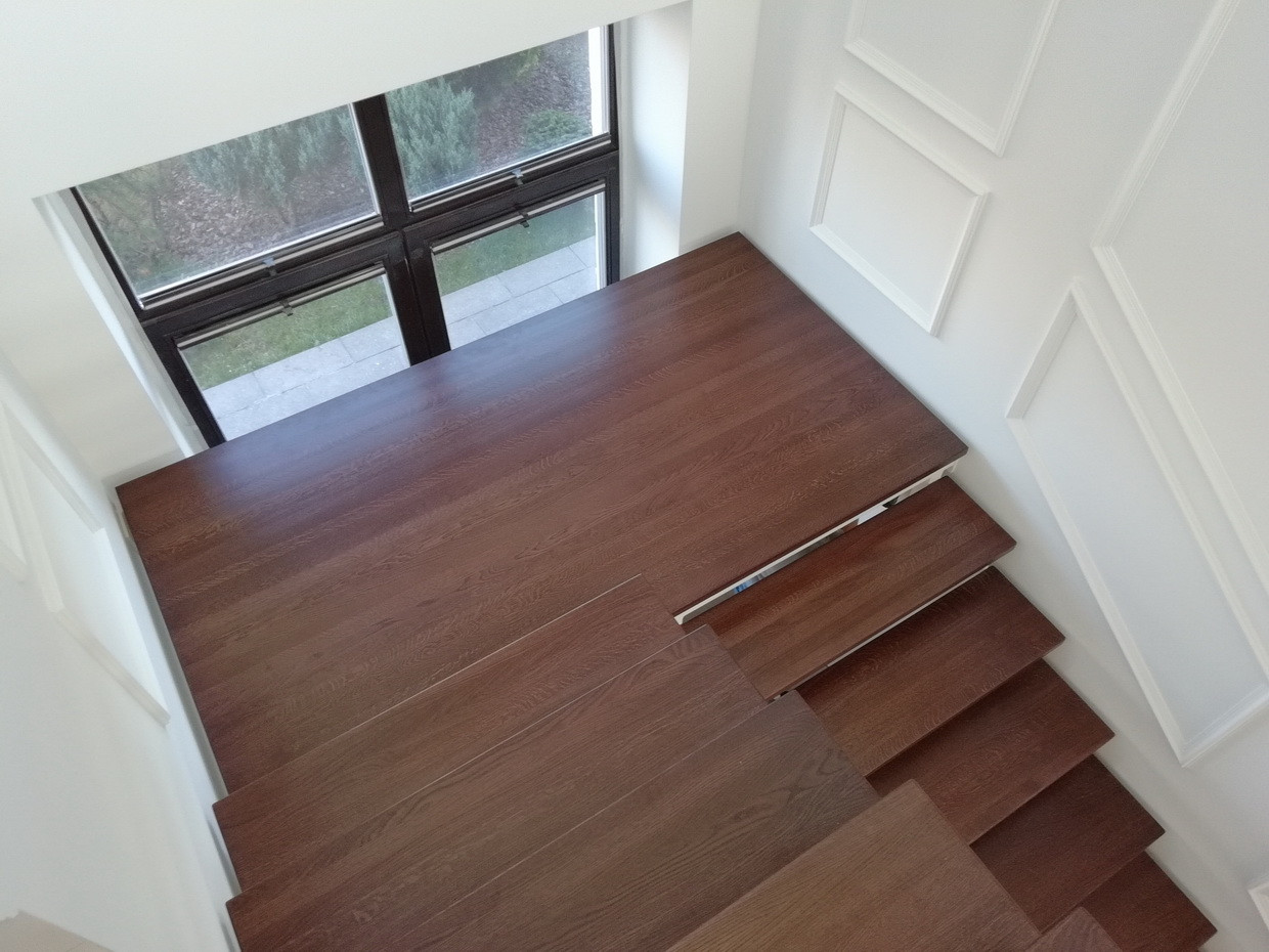 Лестница на Z-образных косоурах (2019)