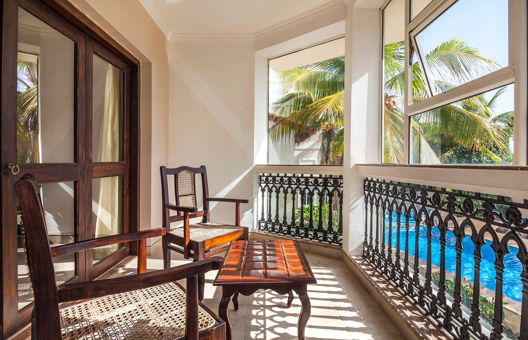 8 Balcony Railing Designs for Urban Homes