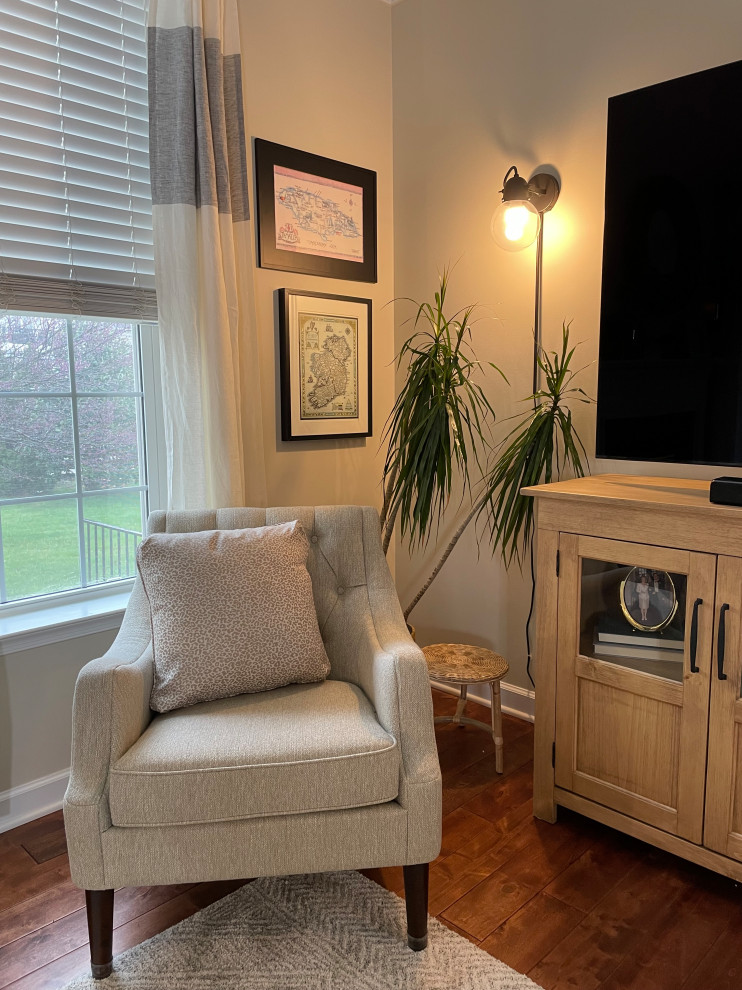 Foto de sala de estar tradicional renovada grande con paredes blancas