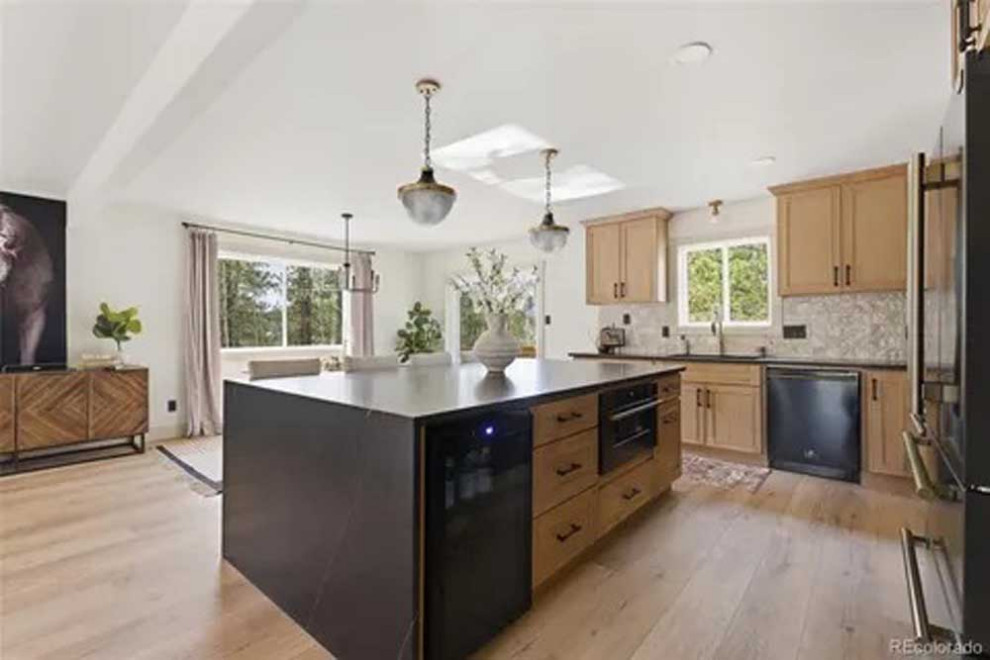 Kitchen - kitchen idea in Denver