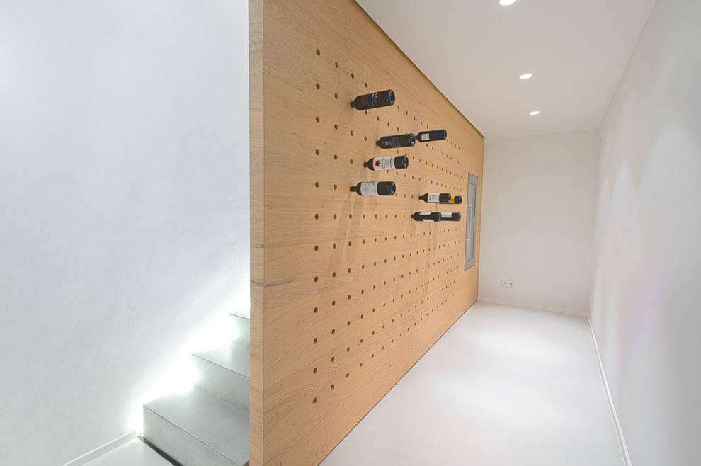 This is an example of a contemporary wine cellar in Nuremberg.