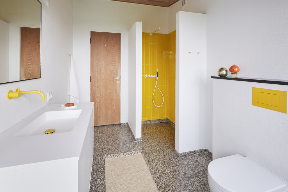 Design ideas for a midcentury bathroom in Copenhagen.