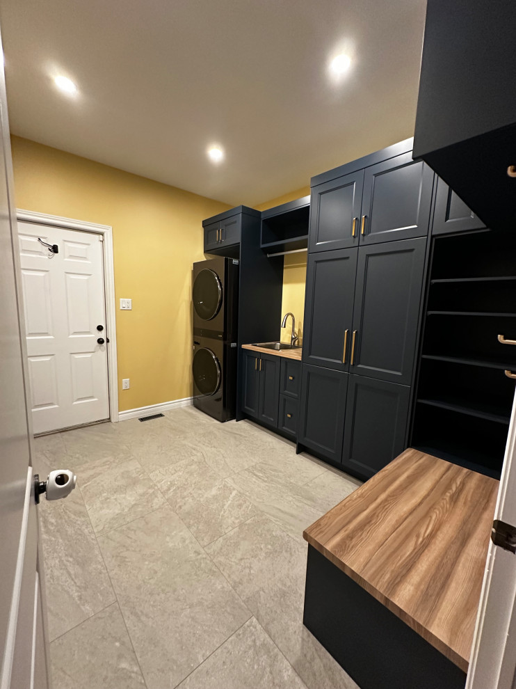 Elderberry Ave - Mudroom