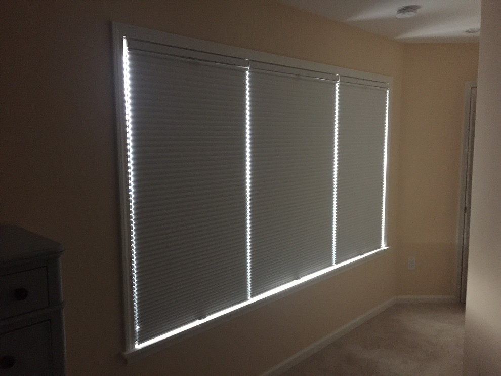 Top down bottom up Literise Duette by Hunter Douglas . Cordless with Architella