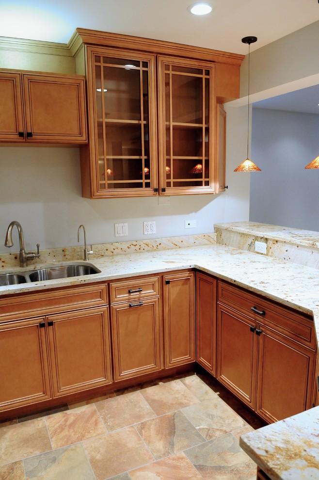 Example of a transitional kitchen design in Chicago