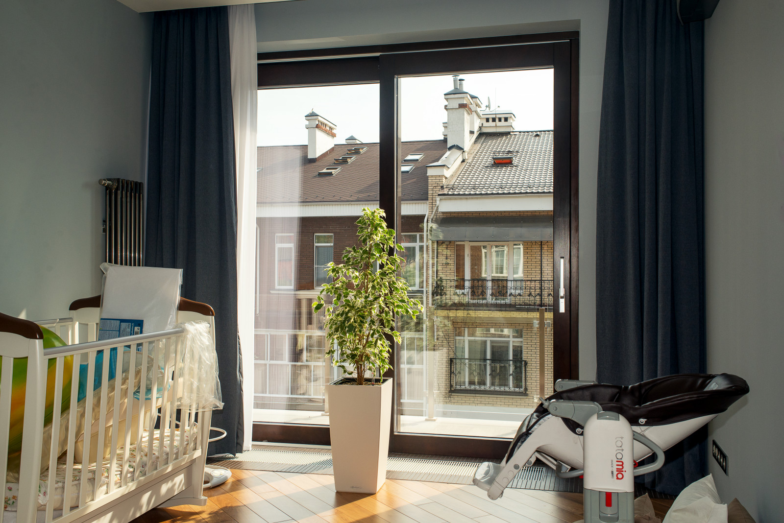 Современное остекление на Остафьевской (дерево-алюминиевые окна)