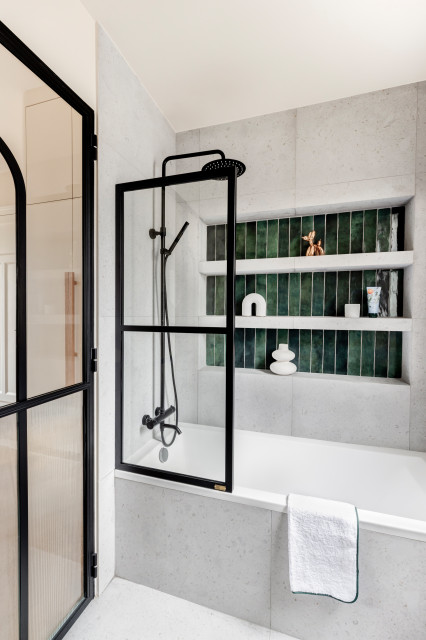 R&eacute;novation compl&egrave;te d&rsquo;un appartement &ndash; Paris 15e modern-badezimmer