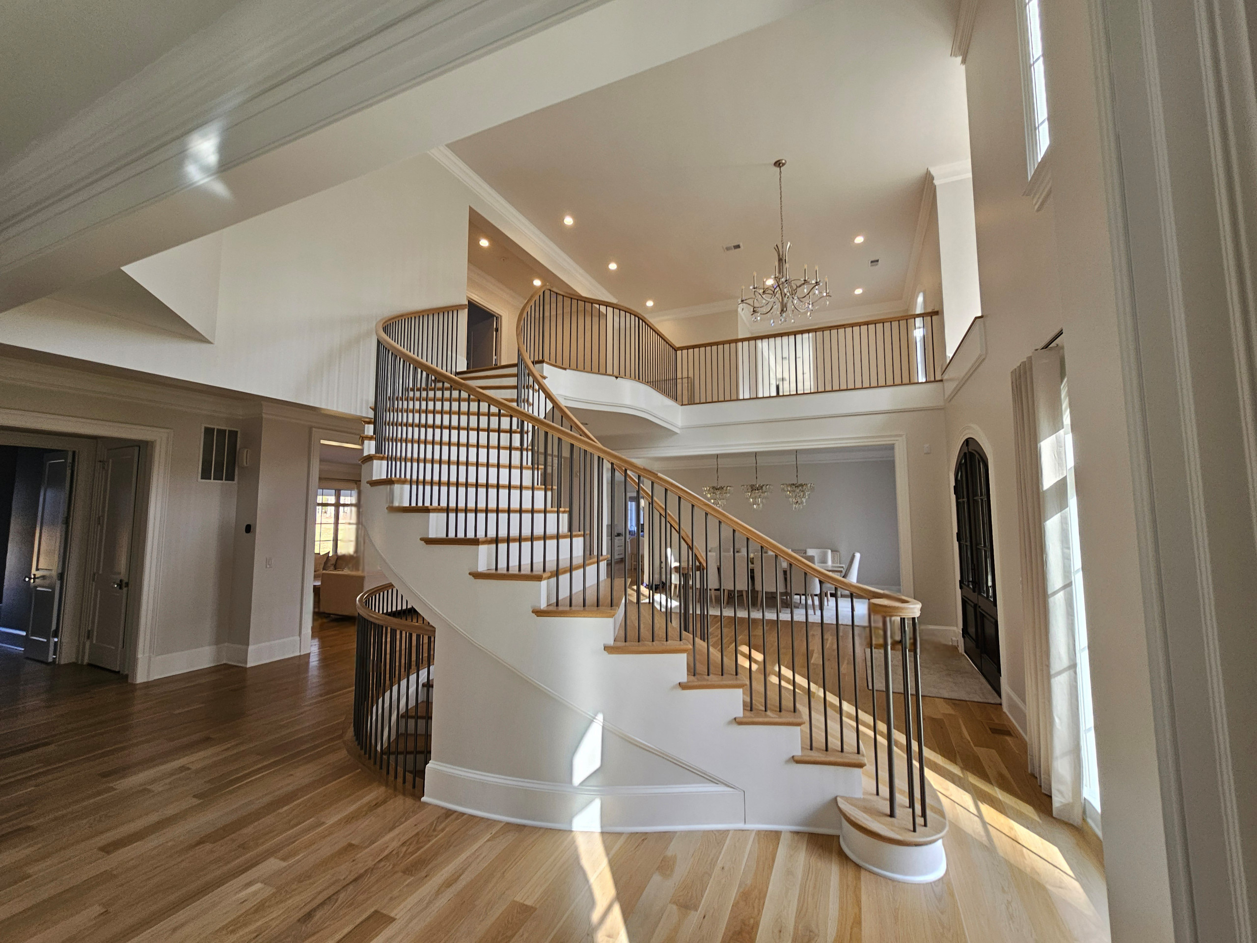 116_Elegant & Eye-catching Curved Staircase, Leesburg VA 20175