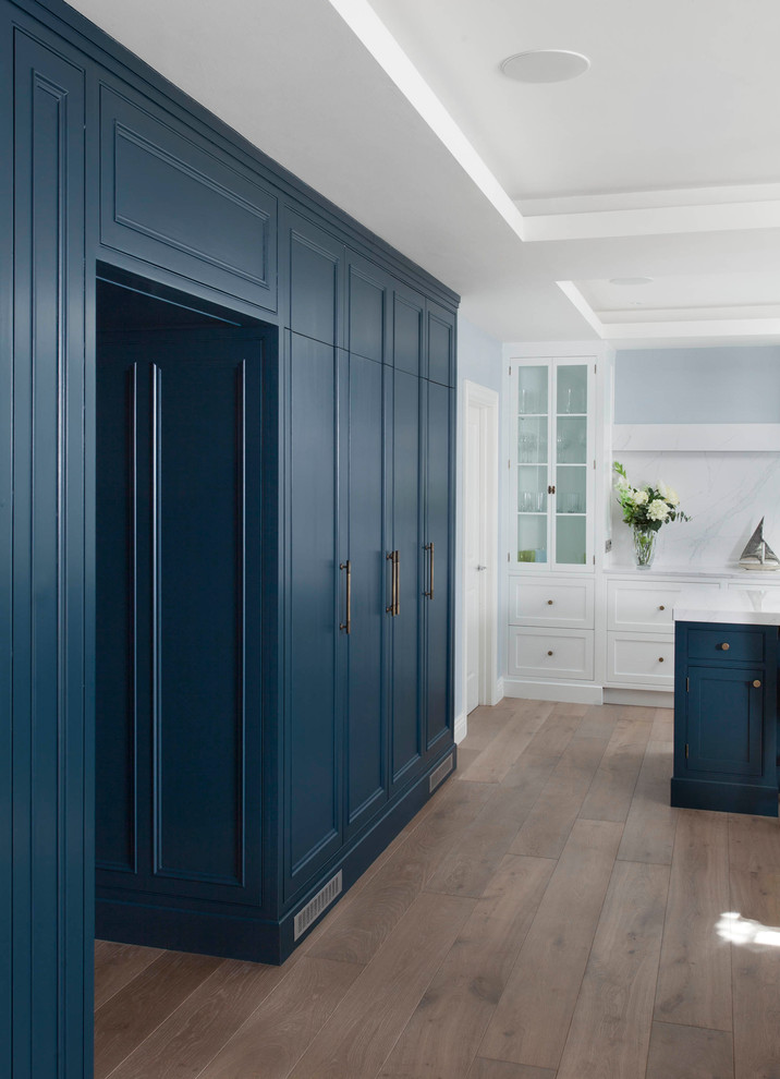 Kitchen - transitional kitchen idea in Dublin