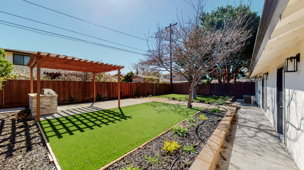 Pergola & Outdoor Kitchen Patio Los Angeles by Tulip Remodeling