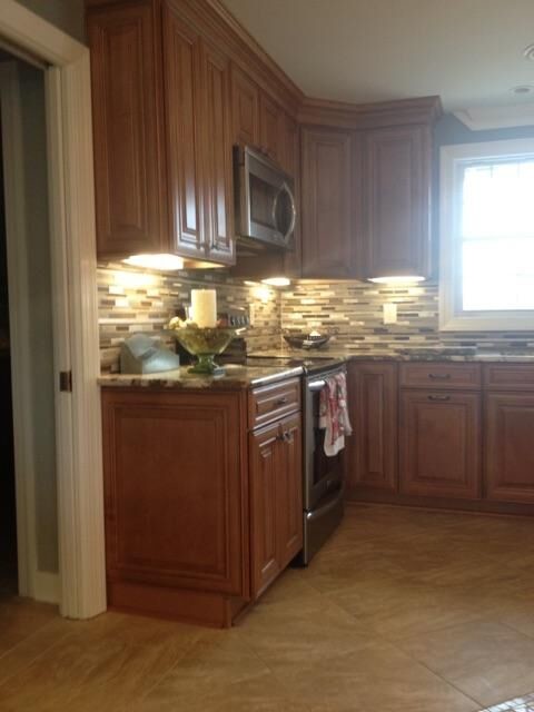 Kitchen - transitional kitchen idea