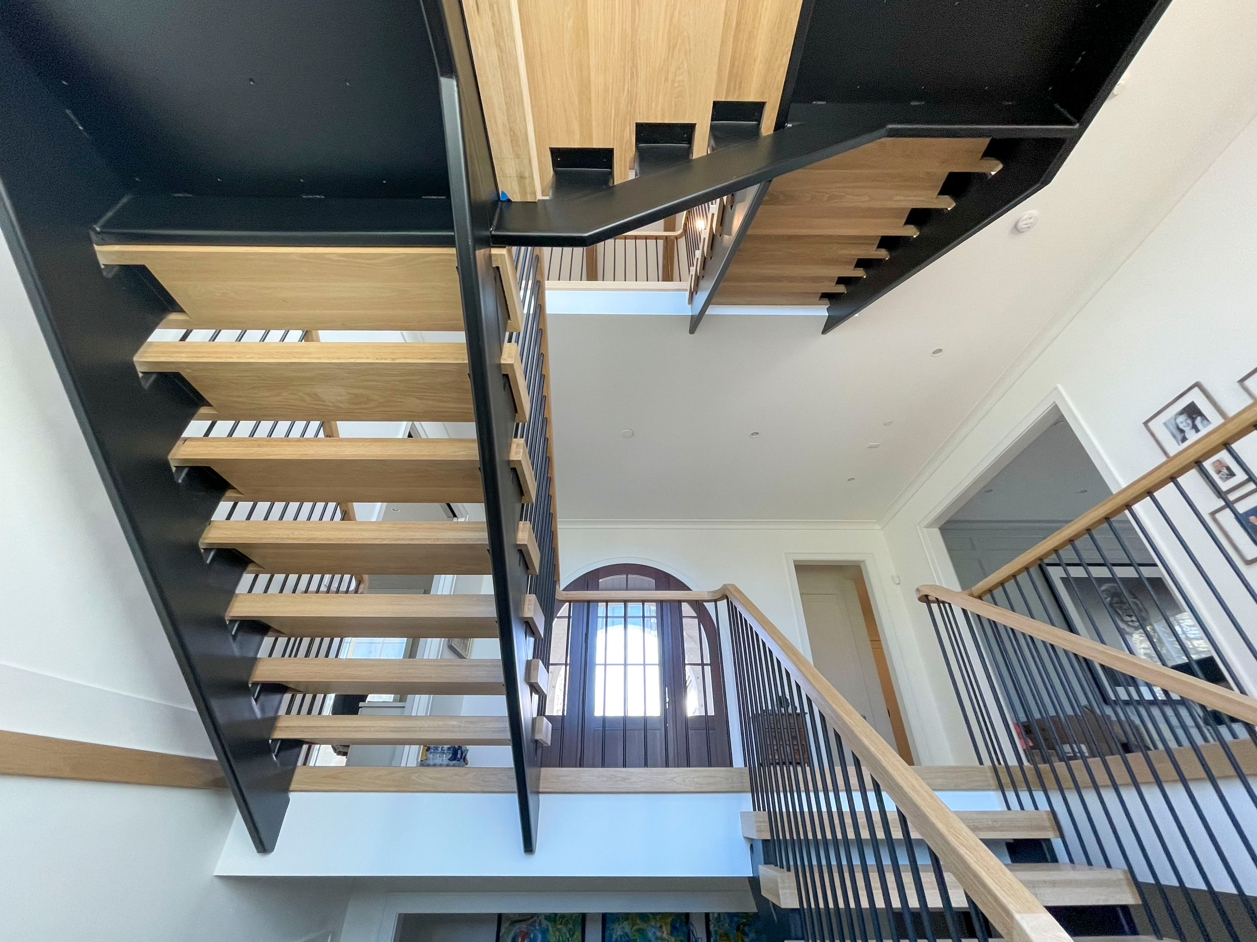 96_Dramatic Cantilevered No-Riser Staircase, Bethesda, MD 20814