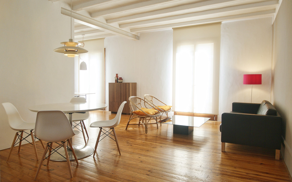 Inspiration for a scandinavian living room in Barcelona.