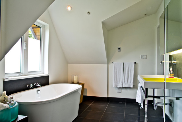 mango design co modern-bathroom