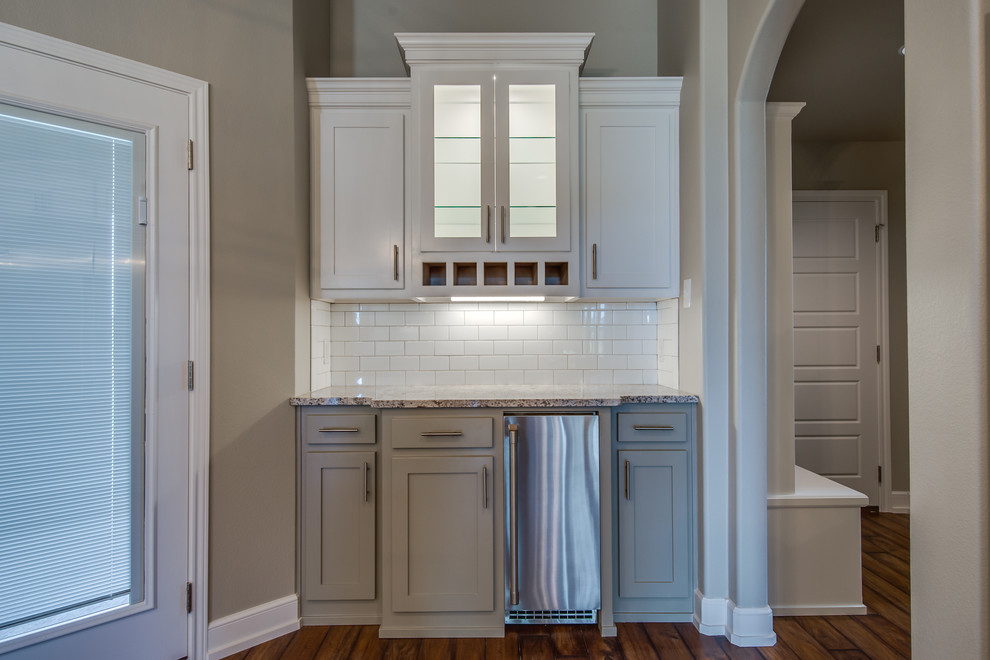 Home design - transitional home design idea